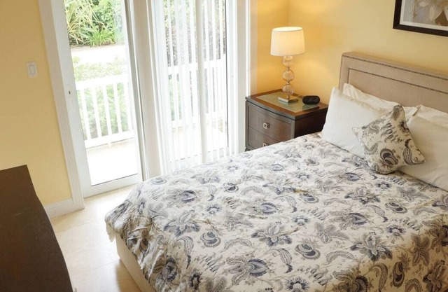Snorkeling on Pinney's Beach! 3BR w/ Free Parking, 2 Outdoor Pools, Beachfront!
