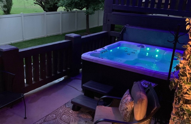 Snowbasin Lakeside Romantic Getaway. Luxuries, Hot Tub, Garage.