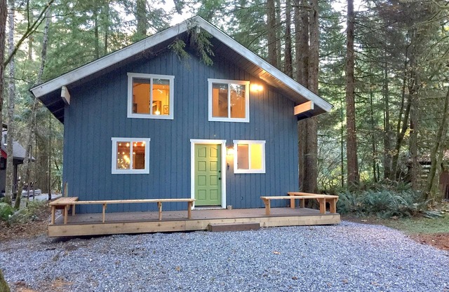 Snowline Cabin 66 - Hot Tub - Wi-Fi - 3 Bedroom - Sleeps 10