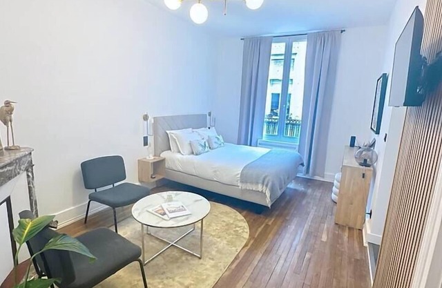 So Guest - Nail in the shoe, modern suite near the cathedral