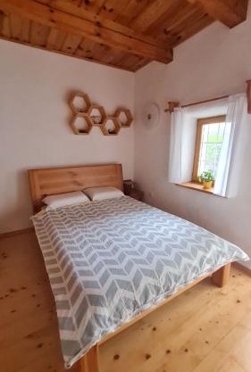 Soba tete Tile - Hiša ob gozdu