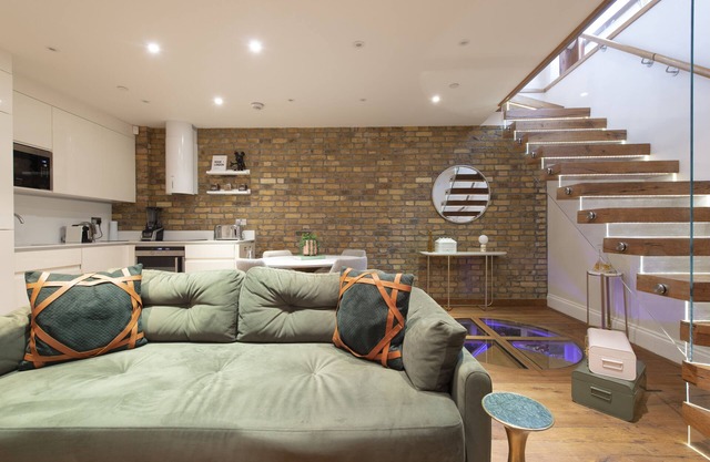 Soho Chic: Luxury 2BR/2BA Apartment in the Heart of London