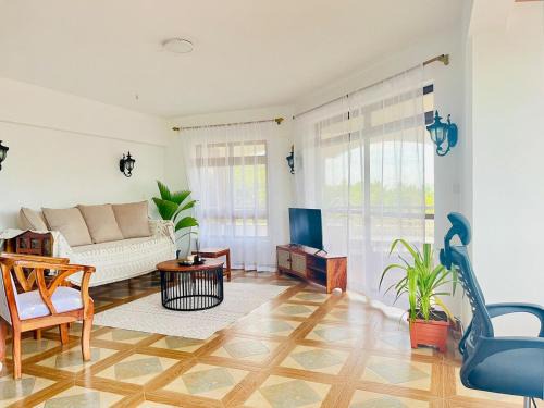 Solaris - Pool Side, Remote Work Friendly