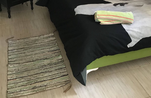 Solo expat studio lac2 secure short or long term