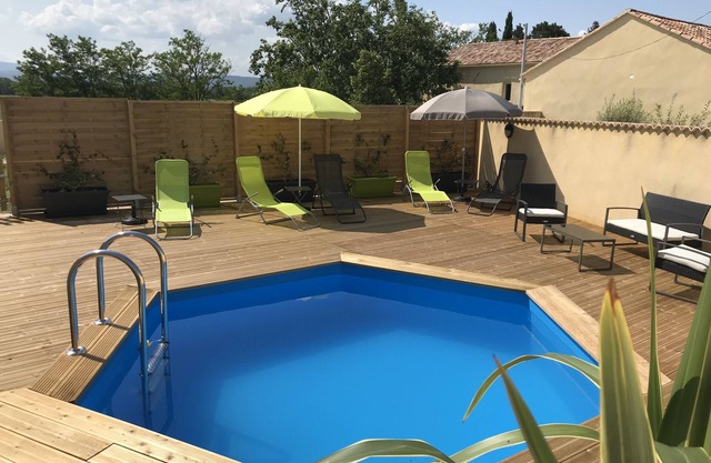 Sommelonge gîte near grignan with private pool