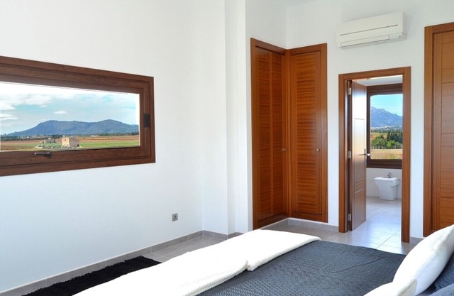 Son Sastre - Villa with a fantastic garden,swimming pool and views 024