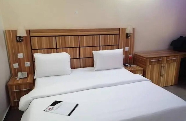 Sonamoni Hotel