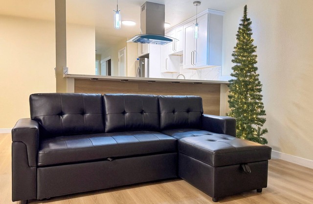 Soothing 2-bedroom house with WiFi in Seattle