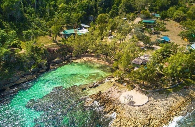 "Sought-After" Secluded Private Beach Cove,14 Rooms, Retreat Center Destination