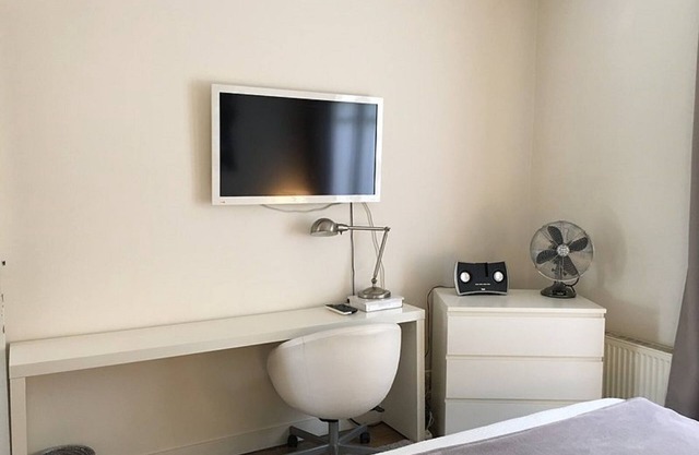South facing 2 room terrace