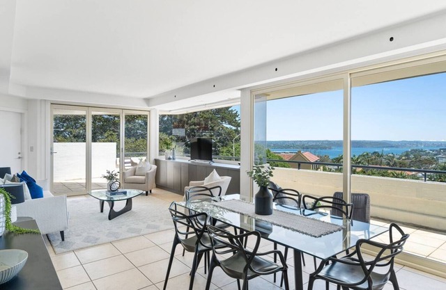 South Head - Premier Penthouse with amazing views of Harbour Bridge, City Skyline and Sydney Harbour