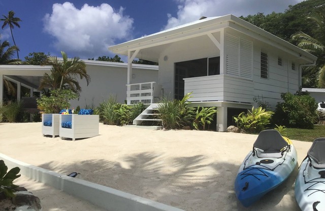 South of Raiatea island, 2-person bungalow, lagoon-side, white sand, all comforts.