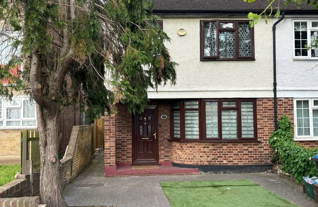 South West London (Mitcham) 3 bedroom Semi Detached House