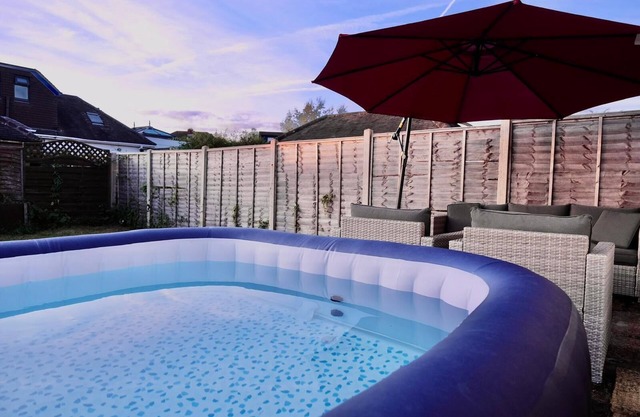 Southampton retreat-Hot Tub-Pool-Parking