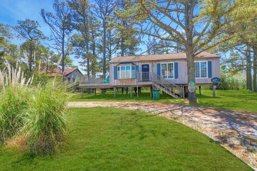 Southern Dream - Water views & screened porch!