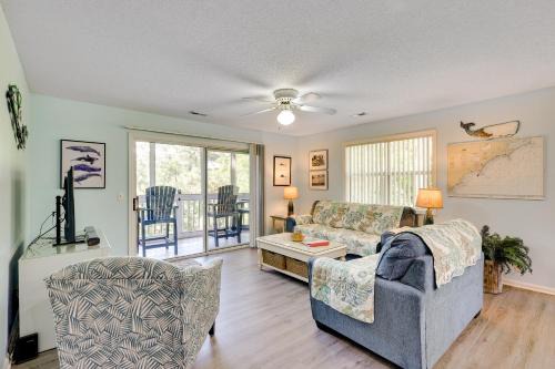 Southport Fall Getaway | Condo with Deck and Pool