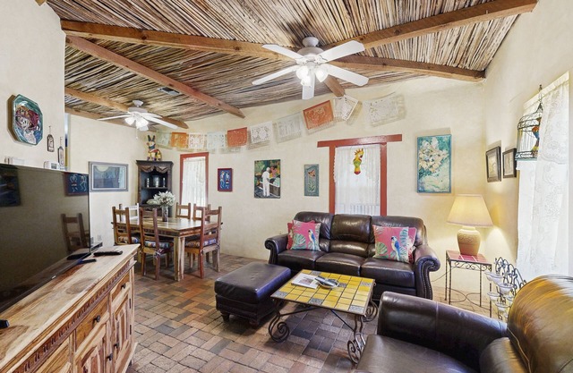 Southwestern home in a great downtown Tucson location w/furnished patio & yard