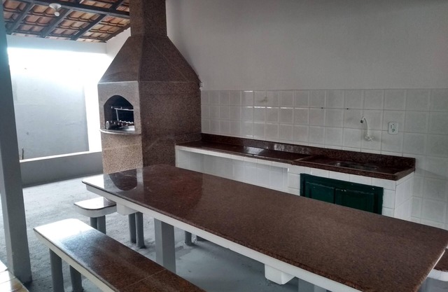 "Spacious 5-Bedroom House Just a Few Steps from the Sea: Tranquility and Security"