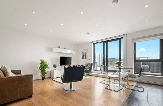 Spacious 02 Bedroom Apartment in Camden, London