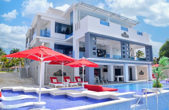 Spacious 12-bedroom villa in wonderful Puerto Plata with area games,spa and club