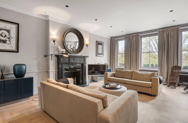 Spacious 2 bedroom apartment in Cadogan Square