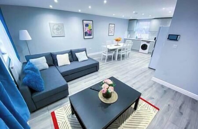 Spacious 2-Bedroom Flat/London - F3