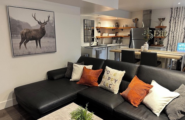 Spacious 2-bedroom Squamish retreat. Pet friendly!