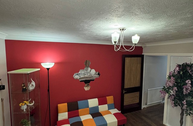 Spacious 2bed flat in East Croydon, perfect for families, groups/bis travelers.