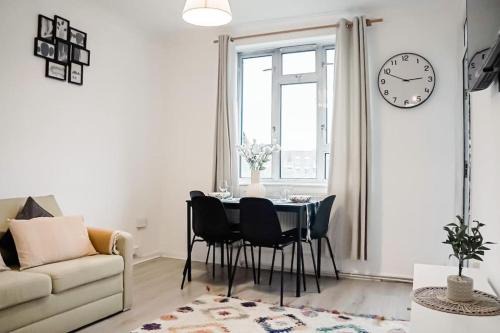Spacious 3 Bedroom Flat