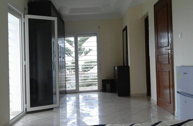 Spacious 3 Bedrooms Villa near the beach Ref AH31067