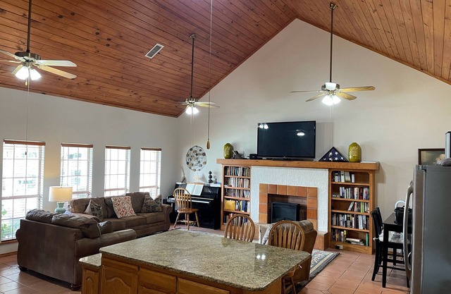 Spacious 3BR Stay Shared Pool - Perfect for families.