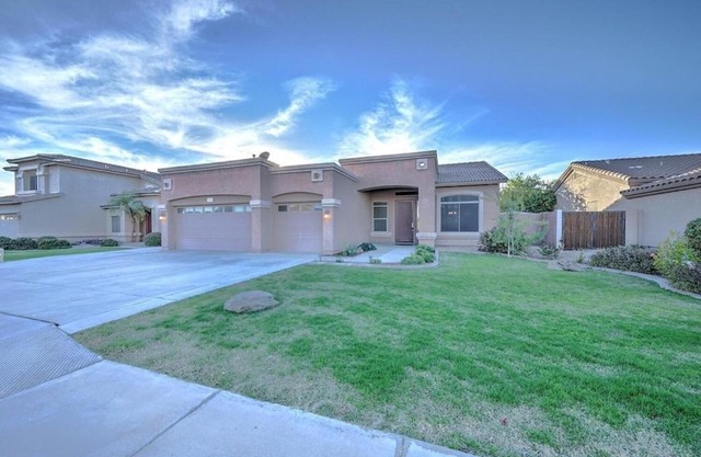 Spacious 4 bed 2 bath with Game Room and Hot Tub.