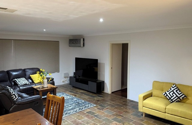 Spacious 4-Bed Family Retreat