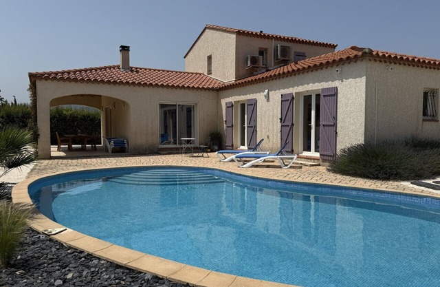 Spacious 4 Bed Villa with Private Pool, Air Conditioning and Mountain Views