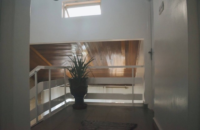 Spacious 4-bedroom bungalow in lovely Nairobi with WiFi,international airport