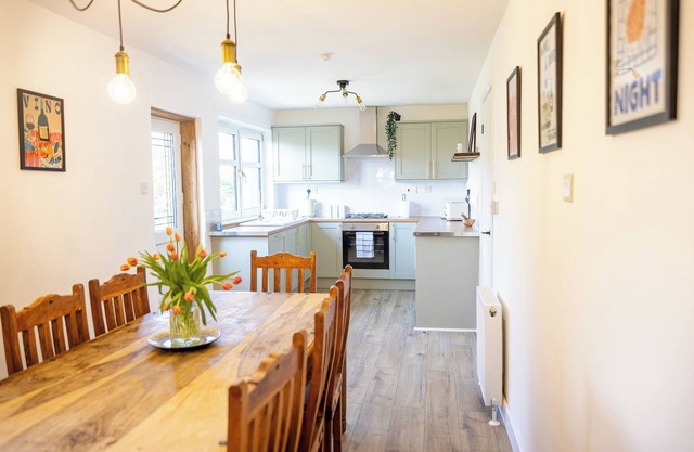 Spacious 4-Bedroom home with Garden & Parking