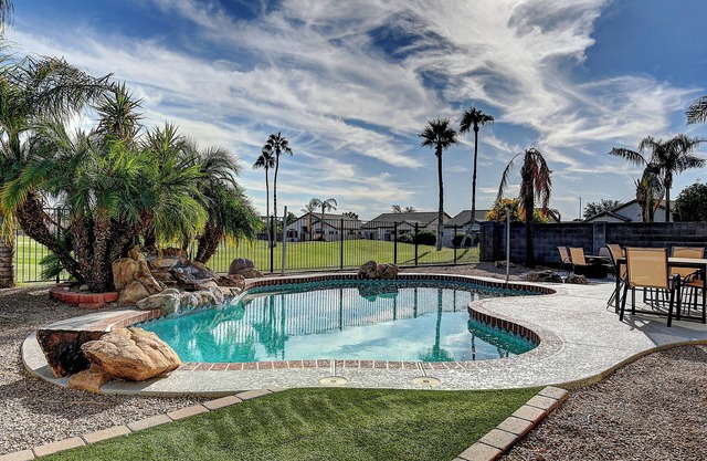 Spacious 4-bedroom house in marvelous Gilbert!