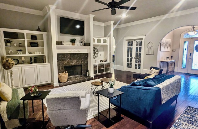 Spacious 4-bedroom house in peaceful South Lubbock with wifi, near shopping/Tech