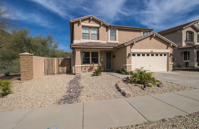 Spacious 4-bedroom house in North Phoenix with Mountain Views and Huge Game room