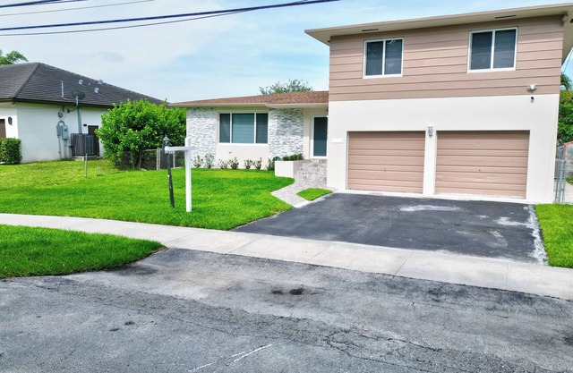 Spacious 4-bedroom house with AC, WiFi in vibrant Miami