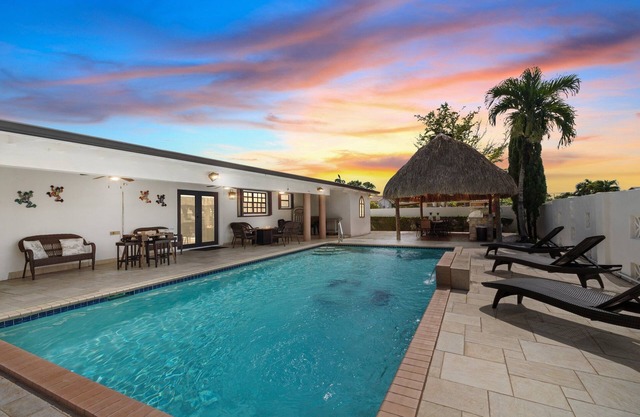 Spacious 4 Bedroom Vacation Home With Pool