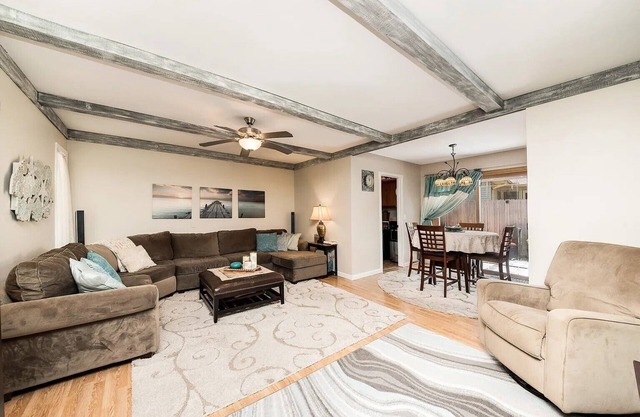 Spacious 5-bedroom/2.5 bath house with AC, WiFi in welcoming Montgomery