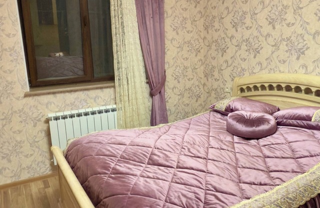Spacious 5-bedroom villa in welcoming Eghegnadzor with big Pool