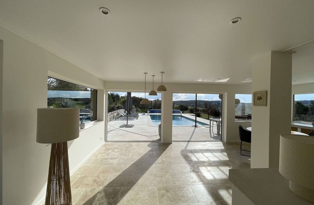 Spacious 5-Bedroom House with Pool, Garden, and Studio in Saint-Remèze – Pet Friendly, Free WiFi