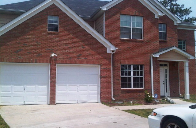 Spacious 5 Bedroom Haven in Quiet Cul-de-sac