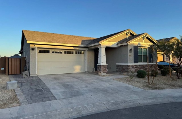 Spacious 5-bedroom house in welcoming Tolleson Az!