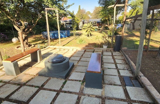 Spacious 5-bedroom house in the Heart of Linden with Inverter