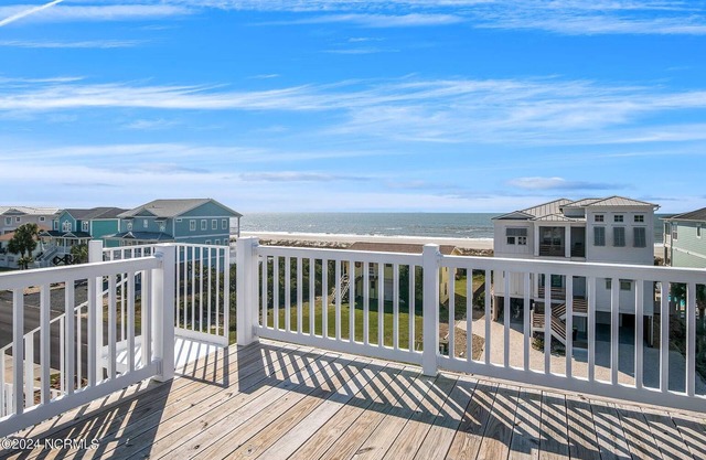Spacious 5 bedroom 5 bath House with pool and direct access to the beach.