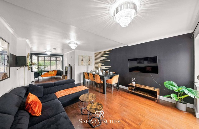 Spacious 6-Bed Home in Reading | Parking
