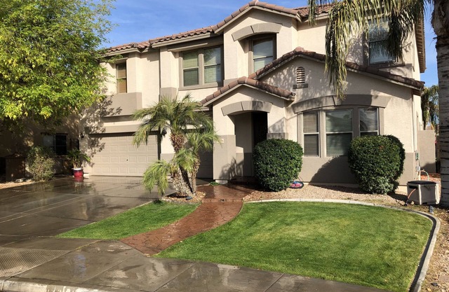 Spacious 6 bedroom home in east Mesa